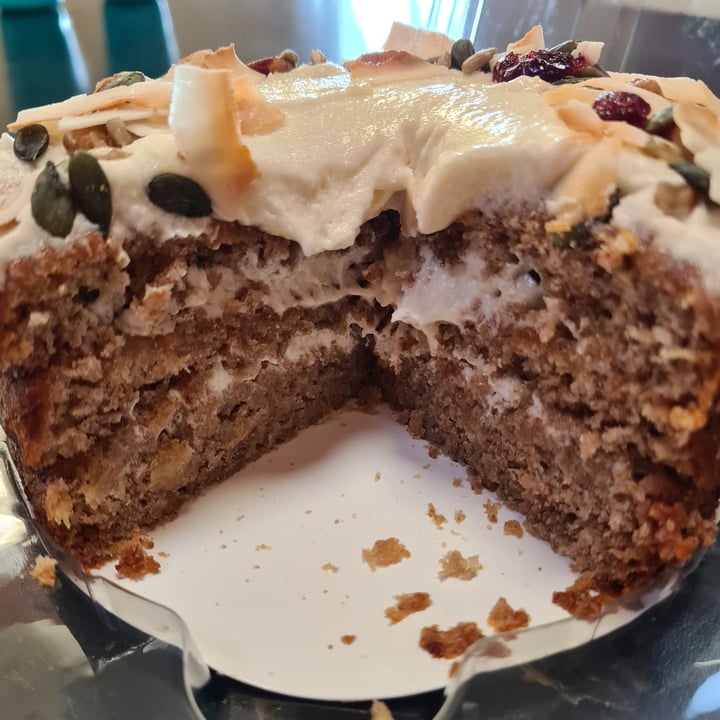 photo of Woolworths Food Hummingbird Gateau shared by @veronicagroen on  07 Jan 2023 - review