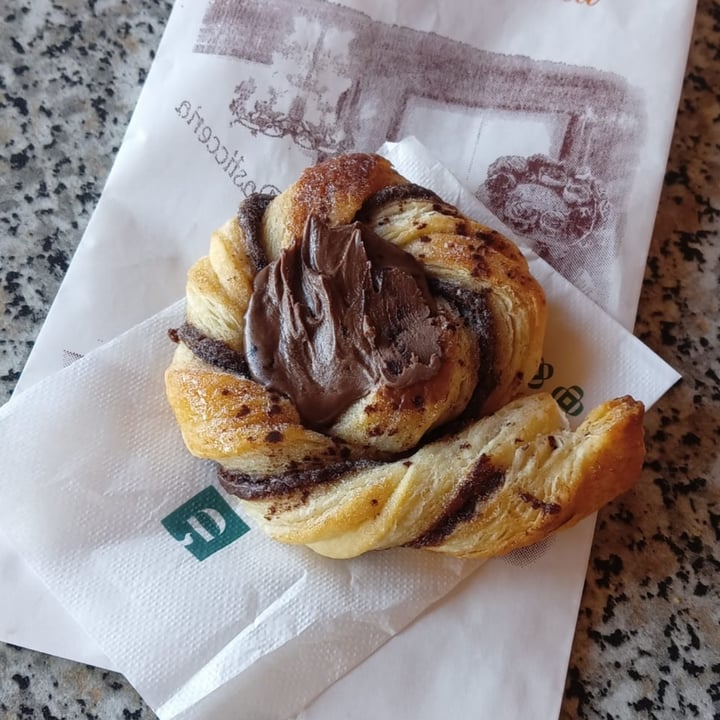 photo of Alice Pasticceria caffetteria Girella Cioccolato shared by @hellnymph on  31 Mar 2023 - review