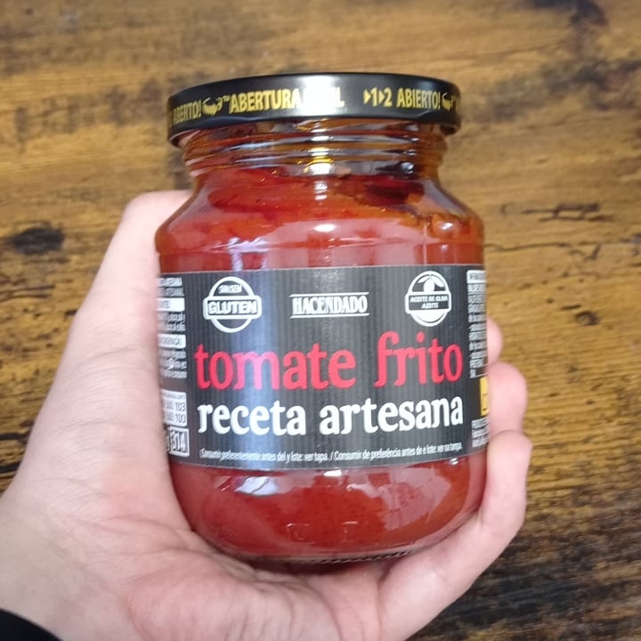 photo of Hacendado Tomate frito receta artesana 300g shared by @tintadecuervo on  16 Jul 2023 - review