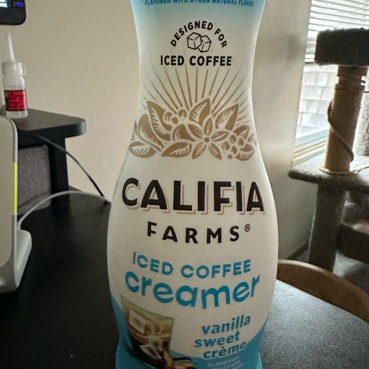photo of Califia Farms Iced Café Mixers Vanilla Sweet Crème shared by @katlynnnn on  22 May 2023 - review