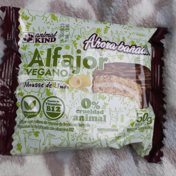 photo of Animal kind Alfajor mousse de limón bañado en chocolate shared by @valentinao on  16 Aug 2023 - review