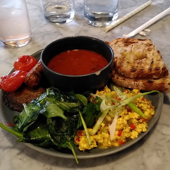 photo of Mildreds Soho Big Brunch Scrabble tofu shared by @youri on  01 Apr 2023 - review