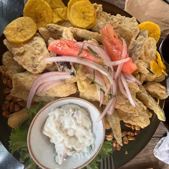 photo of El Chino Vegano Jalea mixta shared by @-st-3 on  02 Feb 2023 - review