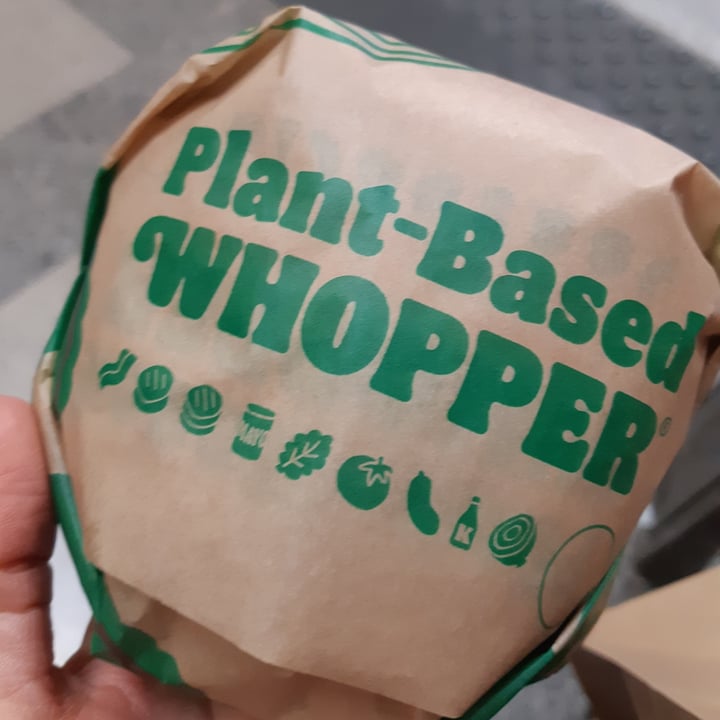 photo of Burger King Plant Based Whopper shared by @saragiorgi on  16 Apr 2023 - review