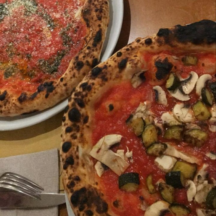 photo of La Smorfia Pizza Marinara shared by @gaiaa on  18 Dec 2022 - review