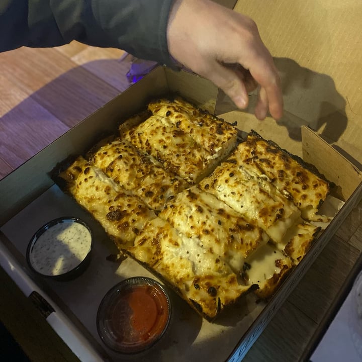 photo of Boxcar Pizza Cheesy Garlic Bread shared by @knorthway on  10 Feb 2023 - review