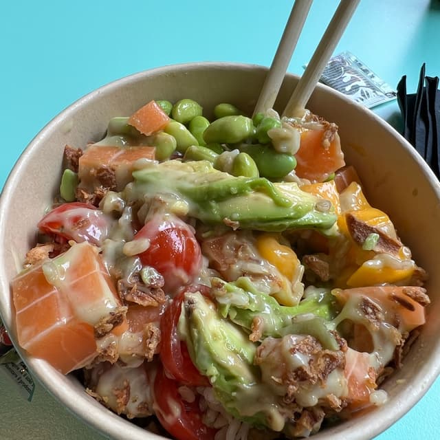 Photo of the dish “poke con fake salmon”