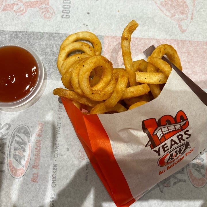 photo of A&W curly fries shared by @veganhubby on  04 Feb 2023 - review