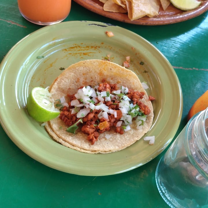 photo of Veggie Veggie Street Food Taco al pastor shared by @davidsardineta on  29 Jan 2023 - review