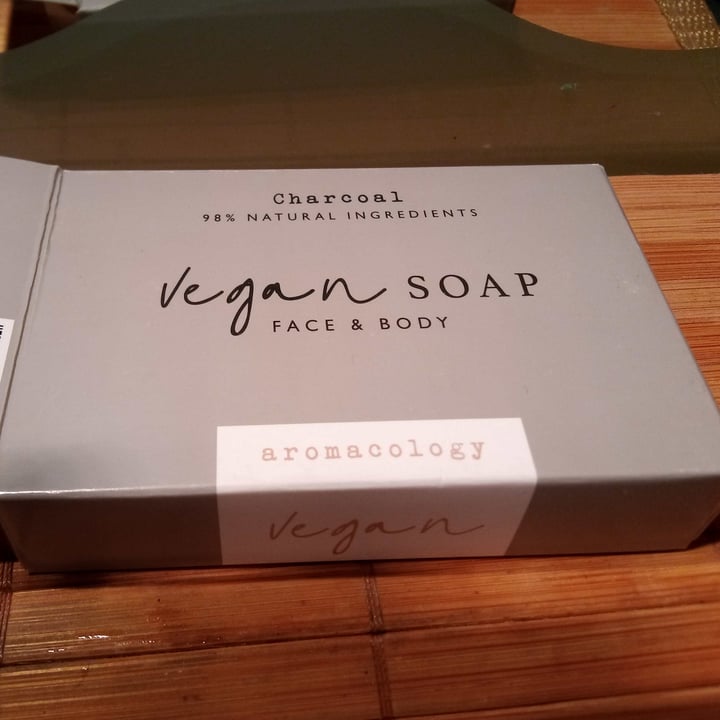 photo of aromacology vegan soap de carbón shared by @lillybootz on  13 Aug 2023 - review