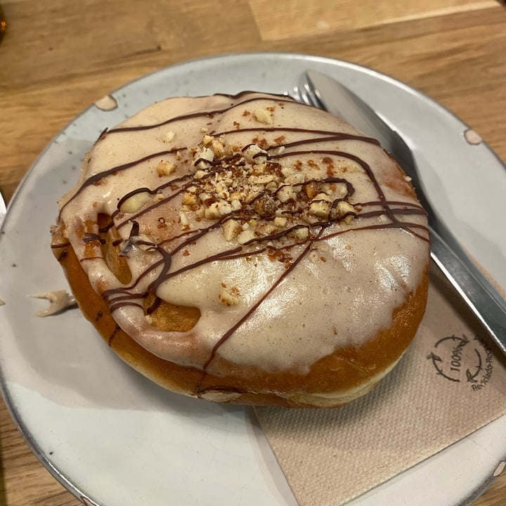 photo of Delish Vegan Doughnuts Banana Beast shared by @lourd885 on  19 Mar 2023 - review