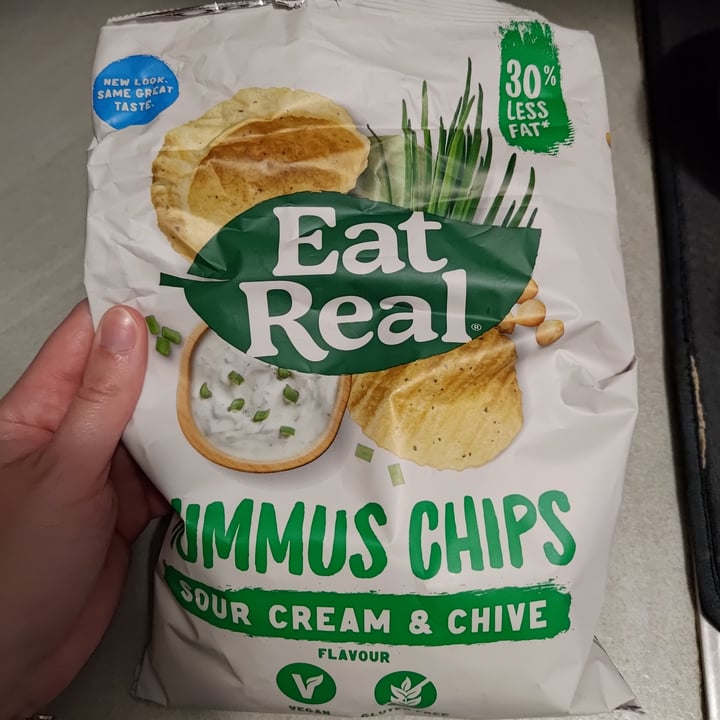 photo of Eat Real Hummus Chips Sour cream and chives shared by @helebias on  09 May 2023 - review