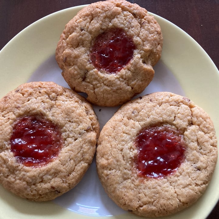 photo of Maracuya_vegan pastery cookies shared by @alejandrapen on  24 Feb 2023 - review