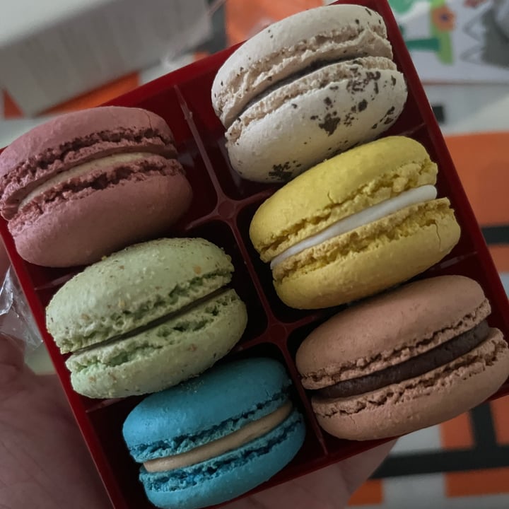 photo of Milleaville Macarons Vegan Macarons shared by @soy-orbison on  11 Mar 2023 - review