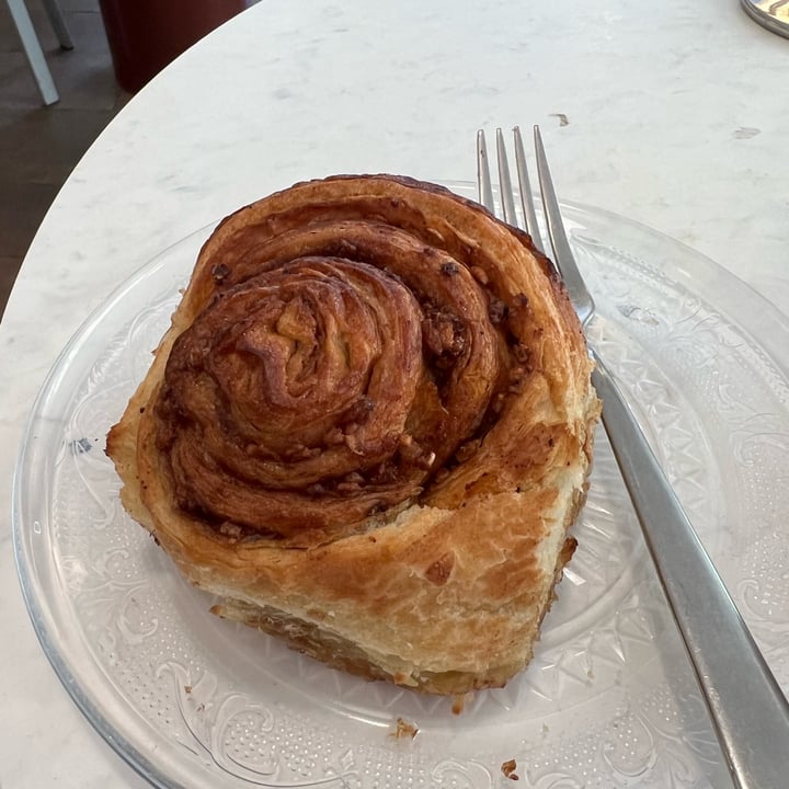 photo of Oats Day Long Oat Cinnamon Roll shared by @papilio on  22 Jul 2023 - review