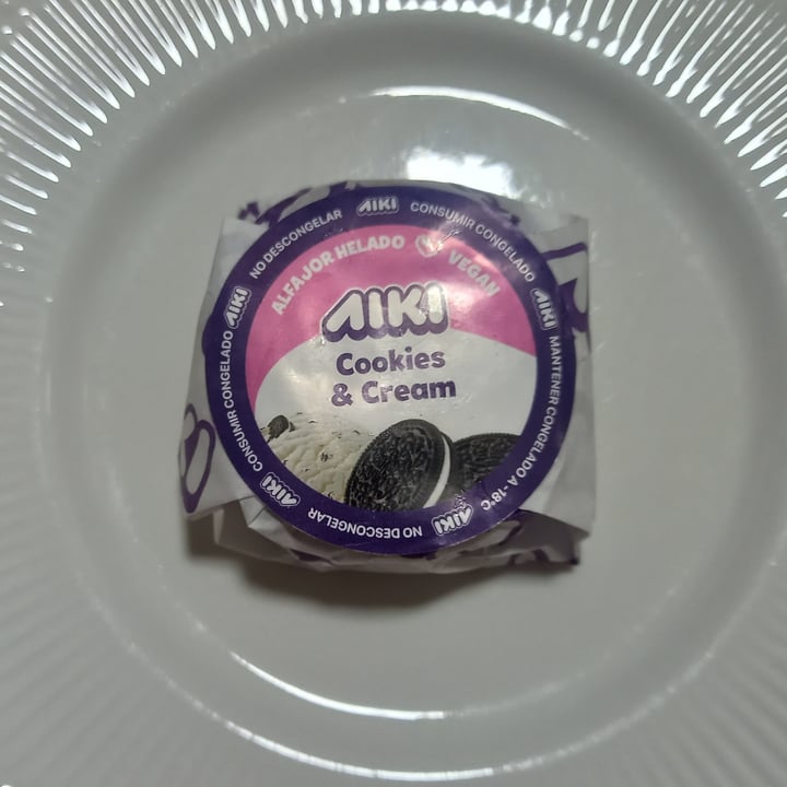 photo of Aiki Alfajor Helado Cookies and Cream shared by @melisa759 on  04 May 2023 - review