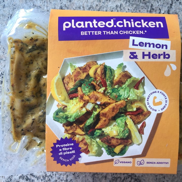 photo of planted.chicken Chicken From Plants - Lemon & Herbs shared by @iaia-95 on  09 Aug 2023 - review