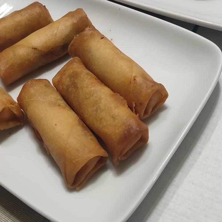 photo of Buffet yizi Rollitos vegetales shared by @claudiajarajara on  18 Jan 2023 - review