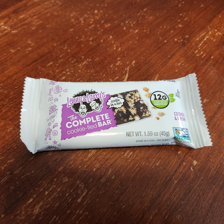 photo of Lenny & Larry’s Complete Cookie Bar: Cookies and Cream shared by @lizzib on  30 Mar 2023 - review