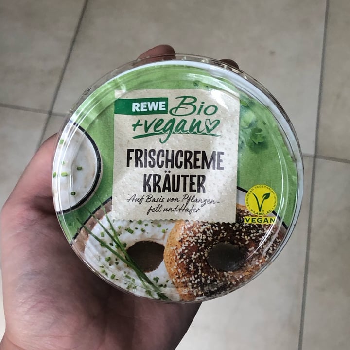 photo of Rewe Bio Frischcreme Kräuter shared by @evelynsarah on  20 Jul 2023 - review