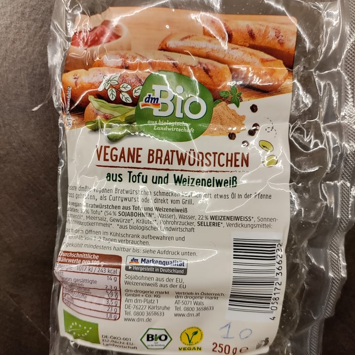 photo of dmBio Vegane Bratwürstchen shared by @lavalecolo on  04 Mar 2023 - review