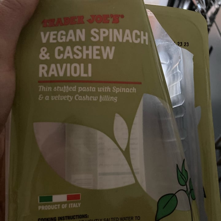 photo of Trader Joe's Vegan Spinach & Cashew Ravioli shared by @lorhoney on  31 Jan 2023 - review