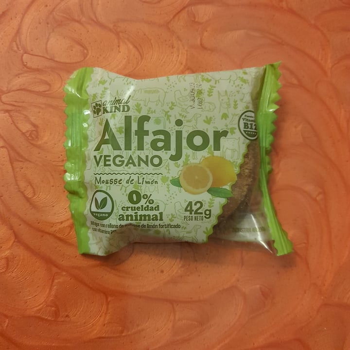 photo of Animal kind Alfajor Vegano Mousse de Limon shared by @charlie-vegan on  19 Jul 2023 - review