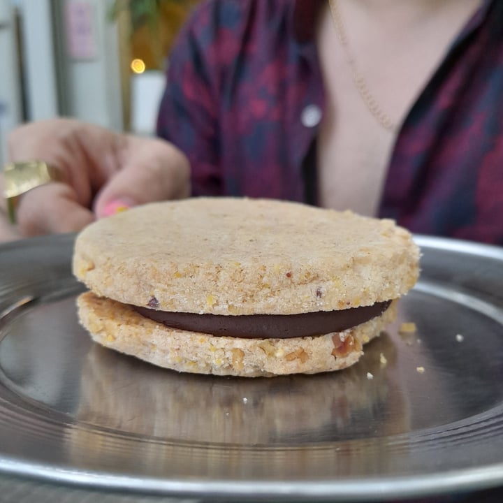 photo of Bioma plant based café Alfajor De Nuez shared by @lulitavegan on  25 Mar 2023 - review