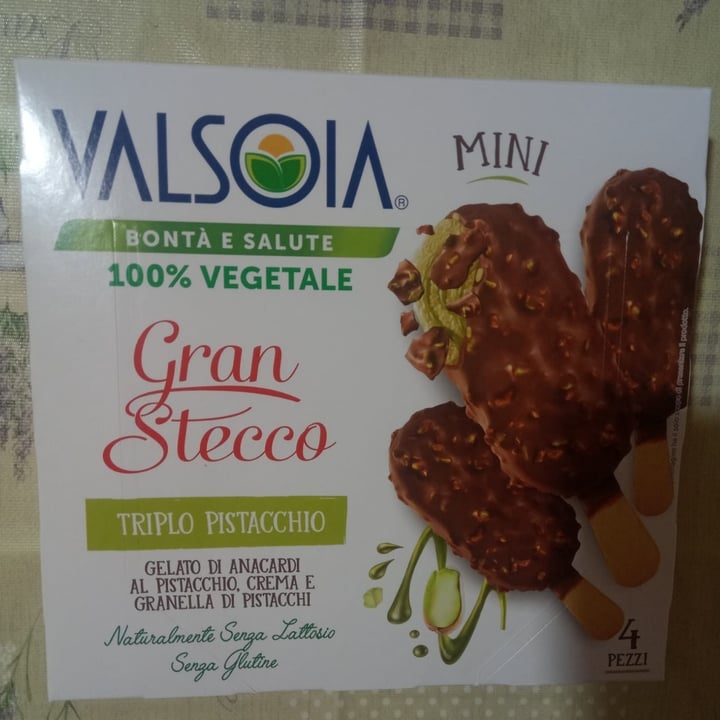 photo of Valsoia gran stecco al triplo pistacchio e anacardi shared by @elaisa-veg on  30 May 2023 - review