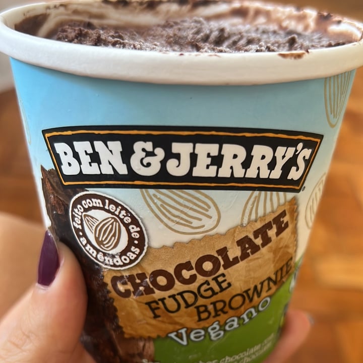 photo of Ben & Jerry's Chocolate Fudge Brownie Vegano shared by @deboramora on  26 Mar 2023 - review