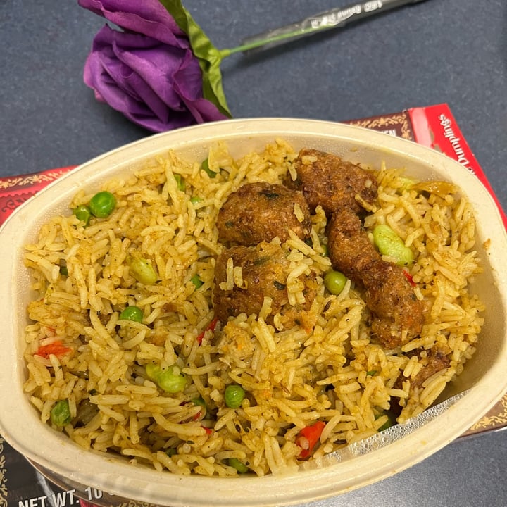 photo of Trader Joe's Vegetable Biryani shared by @dallasandsophie on  11 Mar 2023 - review