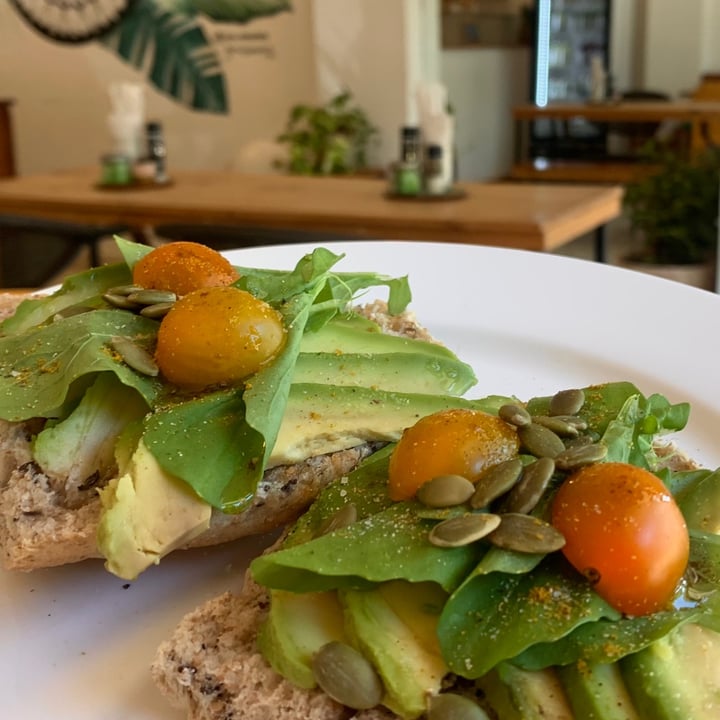 photo of Costa Juice Avocado toast shared by @numinous on  26 Jul 2023 - review