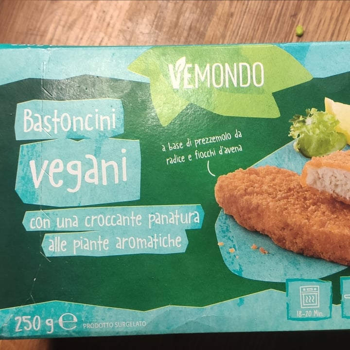 photo of Vemondo Bastoncini vegani con una croccante panatura alle piante aromatiche shared by @mia17 on  24 Jan 2023 - review