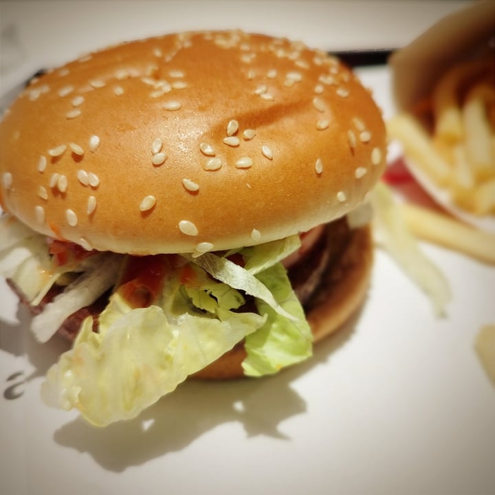 photo of McDonald's Vrbani Vegan Burger shared by @livelongandprosper on  30 Dec 2022 - review