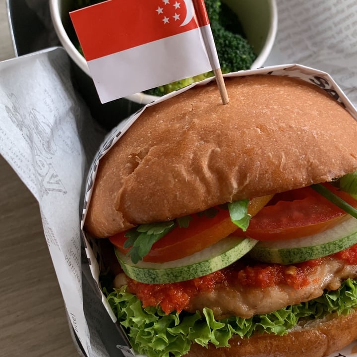 photo of VeganBurg Singapore Vegan Hainanese Chicken Burger shared by @georgejacobs on  16 Aug 2023 - review