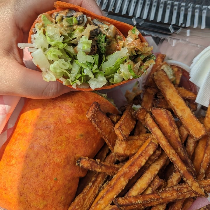 photo of Firehouse Deli Vegan SW Chicken Wrap shared by @chels2ocean on  04 Jun 2023 - review