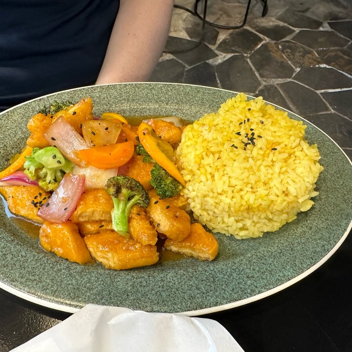 photo of Monk's Deli Orange Chicken shared by @cciot on  15 Jul 2023 - review
