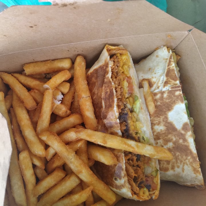 photo of Nuno’s Tacos & Vegmex Grill Captain Krunch Wrap shared by @mari84 on  20 Apr 2023 - review