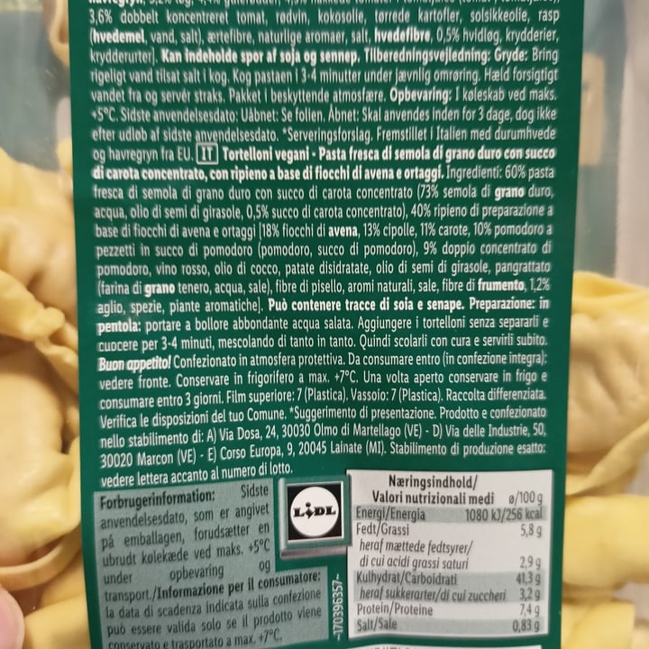 photo of Vemondo vegan tortelloni with meat alternative filling shared by @marinasacco on  22 Jan 2023 - review
