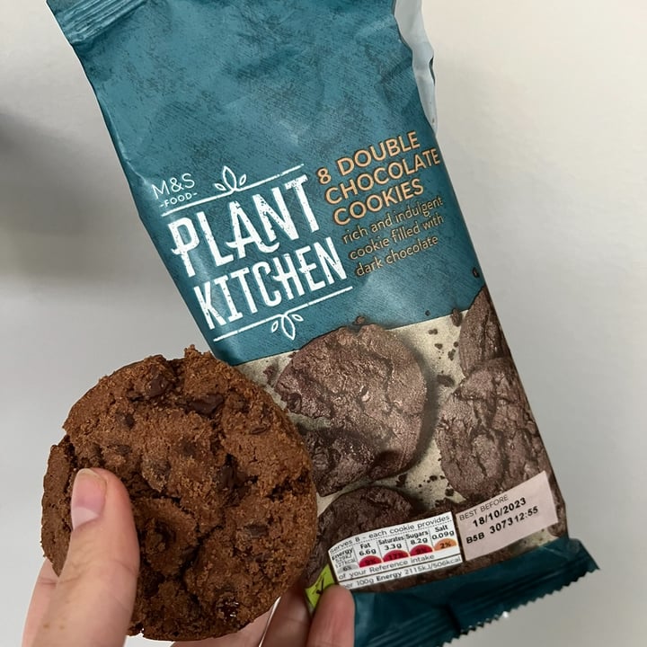photo of Marks & Spencer Food (M&S) Plant Kitchen 8 Double Chocolate Cookies shared by @sophharle on  28 May 2023 - review