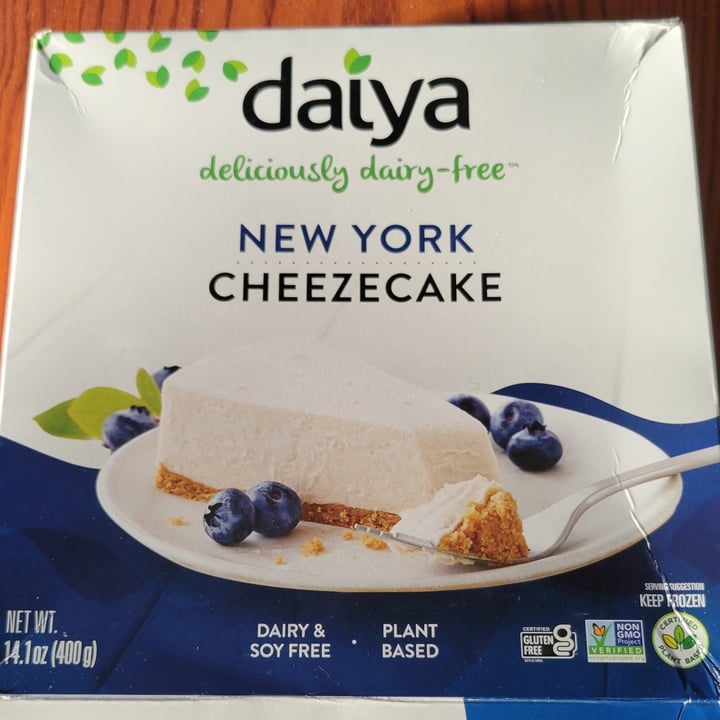photo of Daiya New York Plant-Based Cheezecake shared by @bethanykenyon on  13 Apr 2023 - review
