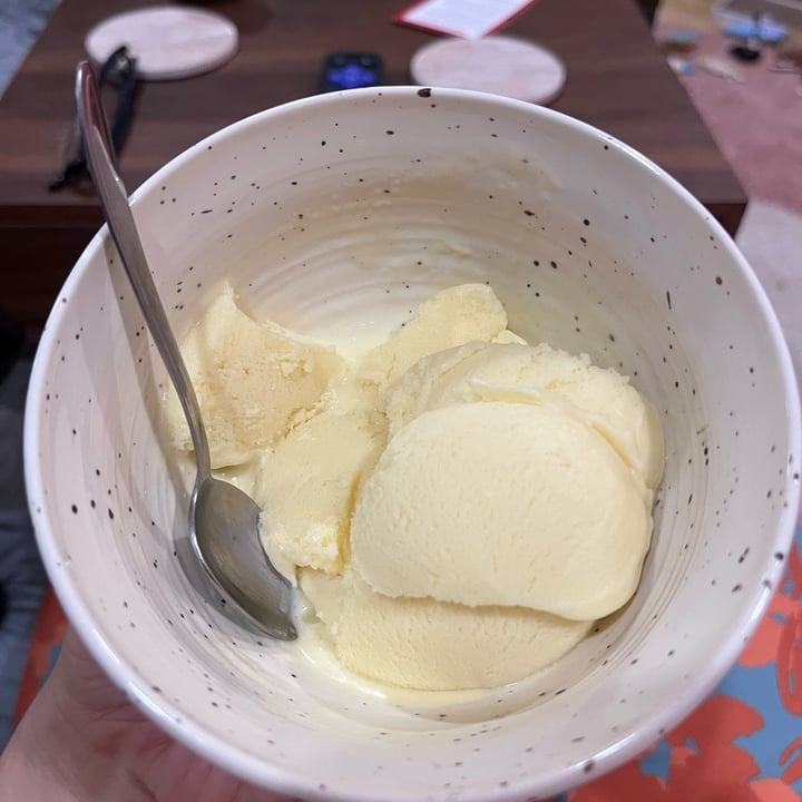 photo of Mauna Loa Macadamia Milk Mango Liliko’i Frozen Dessert shared by @dianna on  23 Jul 2023 - review