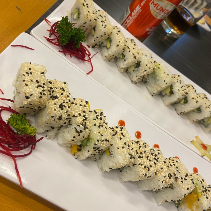 photo of Kabuki Sushi california roll sin surimi shared by @ilse on  19 May 2023 - review