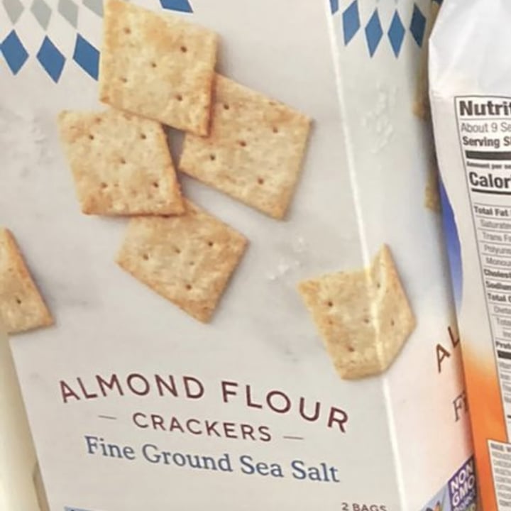 photo of Simple Mills Almond Flour Crackers - Fine Ground Sea Salt shared by @barbara22 on  01 Jun 2023 - review