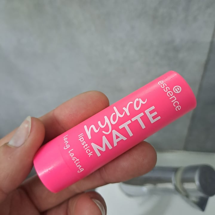 photo of Essence  Hydra Matte Lipstick - 401 shared by @elkeandrea9 on  30 May 2023 - review