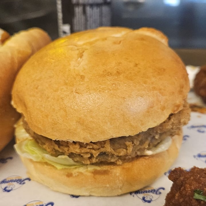 photo of Jimmy's street food Paris Burger shared by @chiaraclaire on  23 Apr 2023 - review