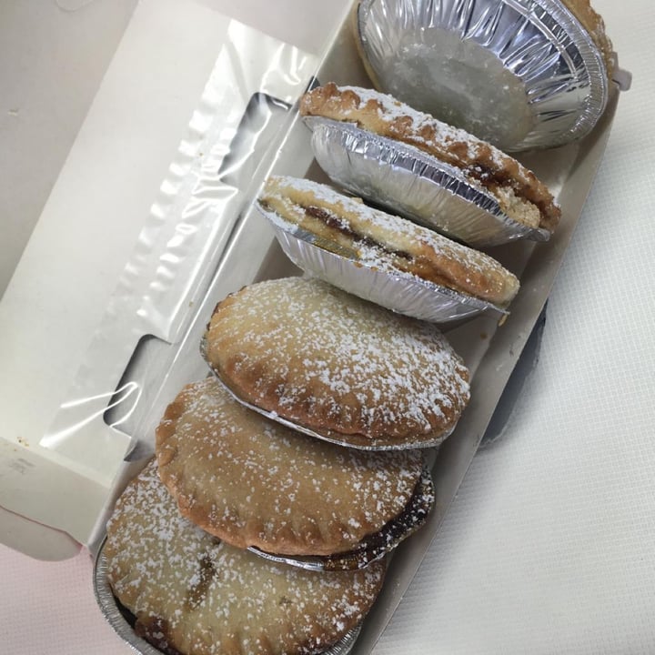 photo of Greggs Mince Pies shared by @salsedine on  12 Jan 2023 - review