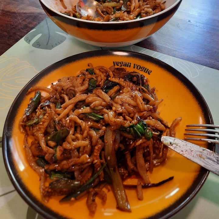 photo of Vegan Vogue Sticky Noodles shared by @julieshantala on  13 Feb 2023 - review