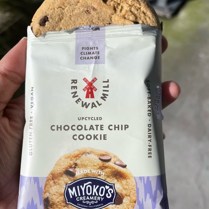 photo of Renewal Mill Chocolate Chip Cookies shared by @veganpetite on  17 Jan 2023 - review