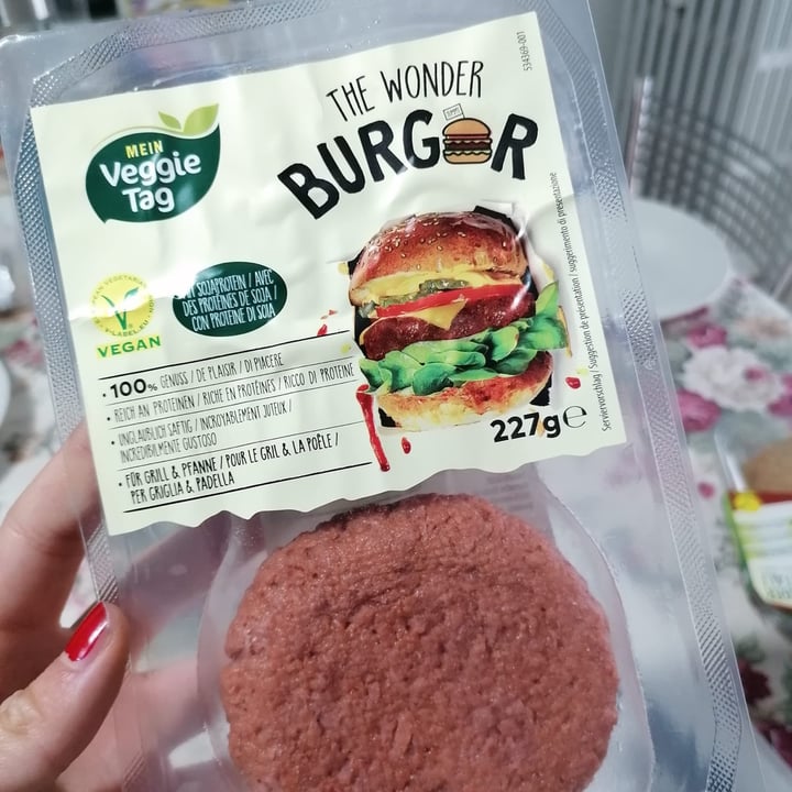photo of Mein Veggie Tag The Wonder Burger shared by @giacomo-mazzola on  07 May 2023 - review